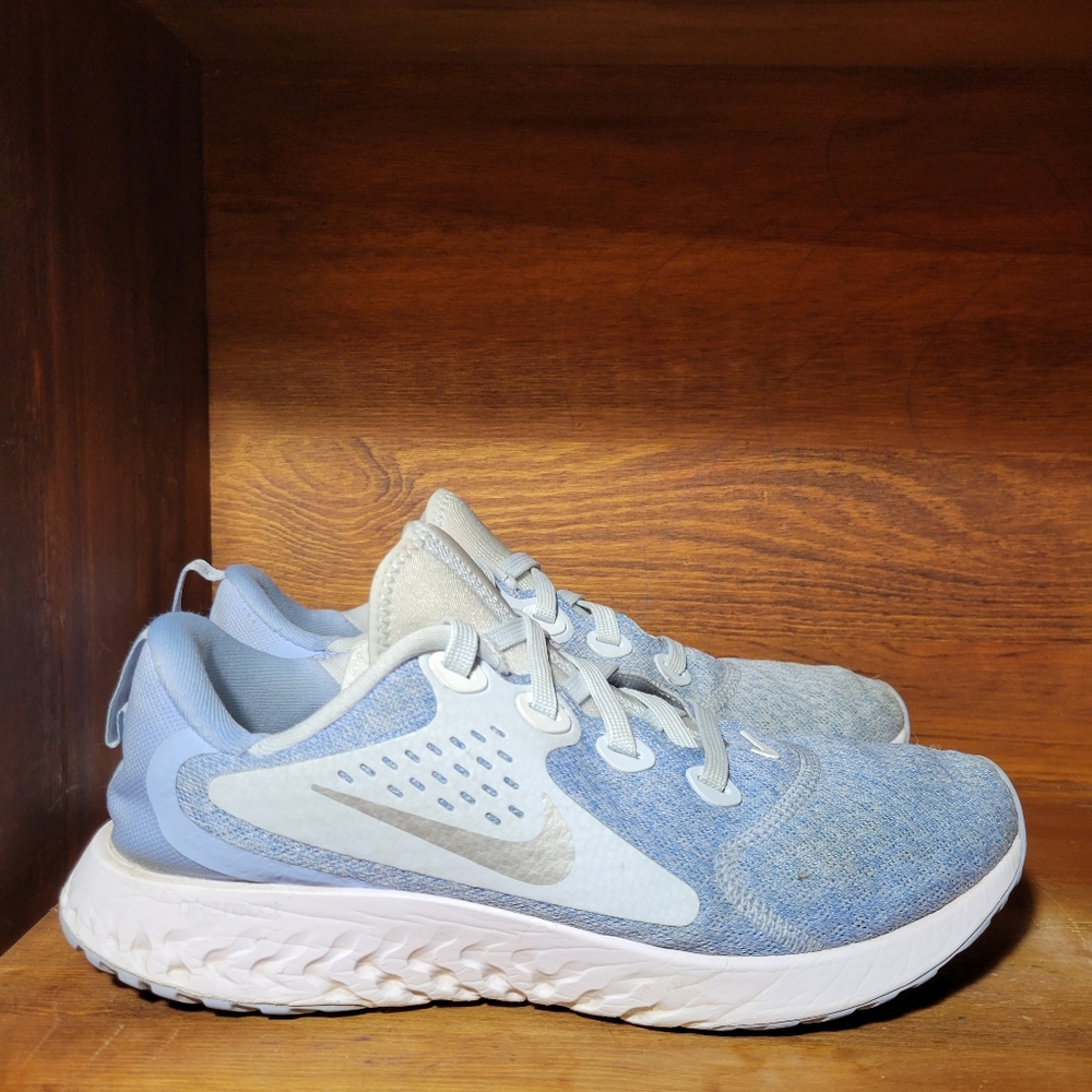 Nike Legend React Running Sneaker 5.5 - Picture 1 of 7